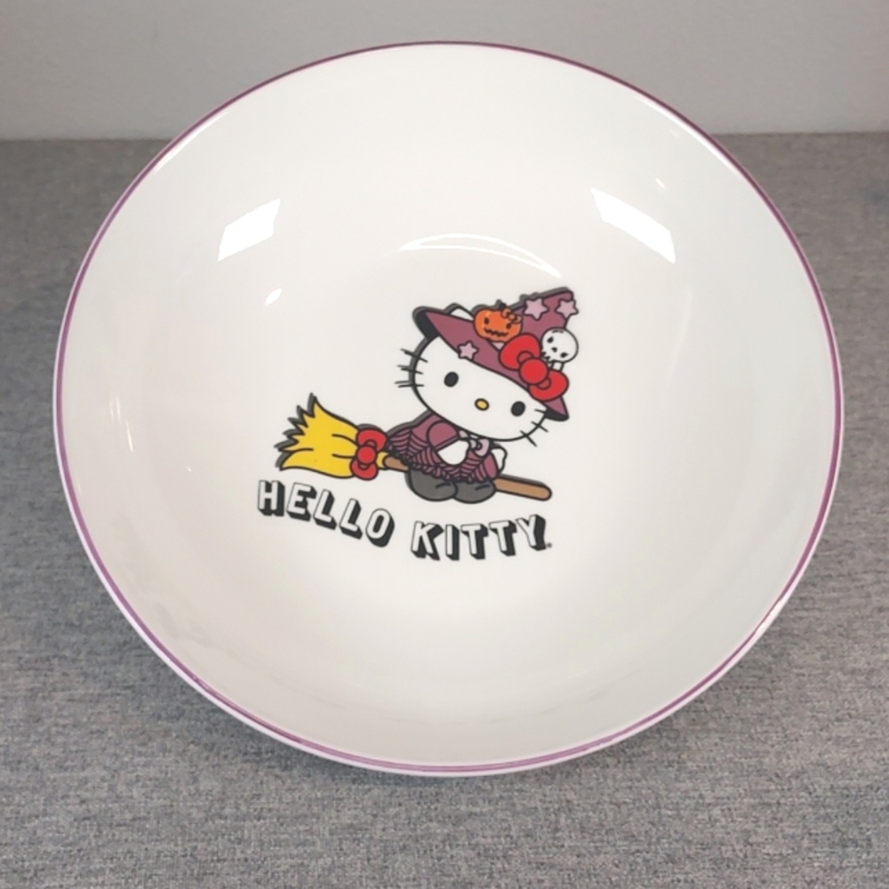 Sanrio Hello Kitty Witch Halloween 9-Inch 46oz Ceramic Coupe Serving Bowl